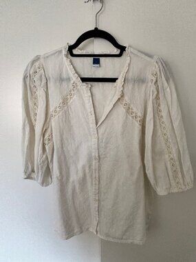 Old Navy size large cream romantic top